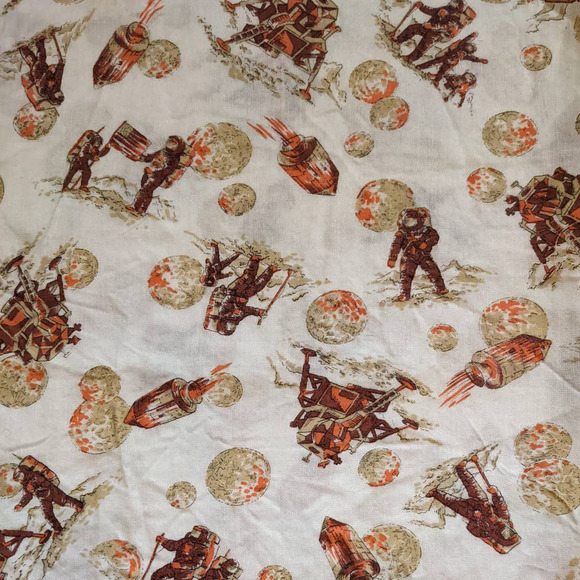 Vintage 1970's Moon Landing Astronauts Novelty Print Fabric Cotton Flannel 1 YD+ - Picture 1 of 10